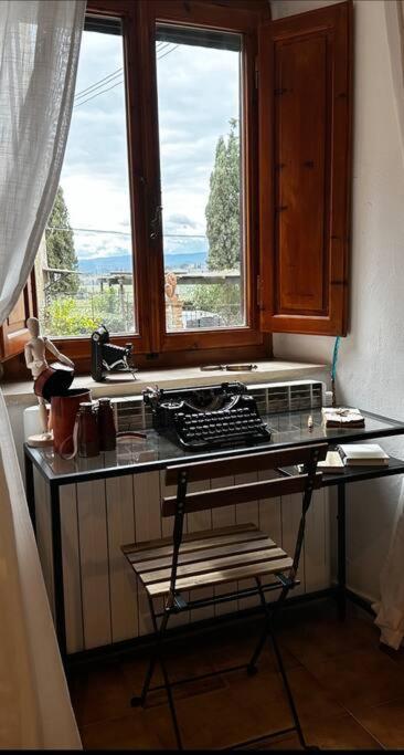 Lovely 2 Bedroom In San Gimignano Historic Center ภายนอก รูปภาพ