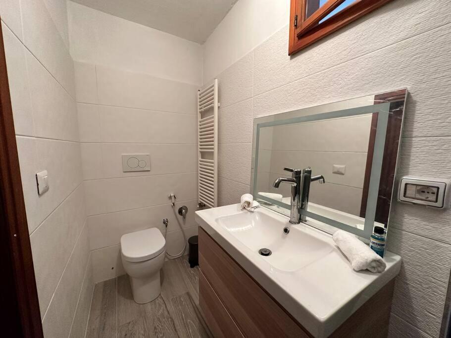 Lovely 2 Bedroom In San Gimignano Historic Center ภายนอก รูปภาพ