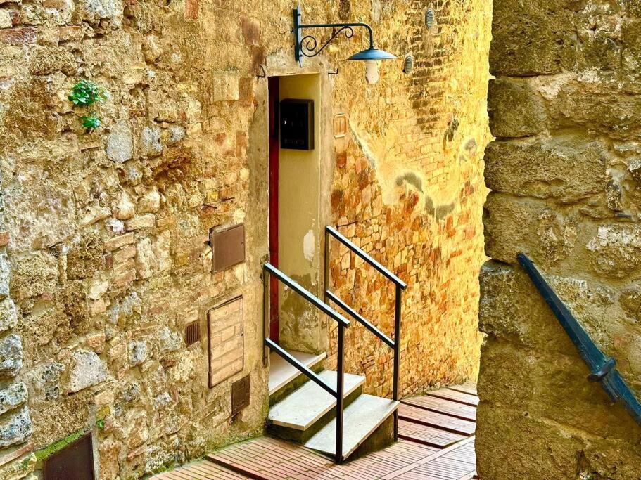 Lovely 2 Bedroom In San Gimignano Historic Center ภายนอก รูปภาพ