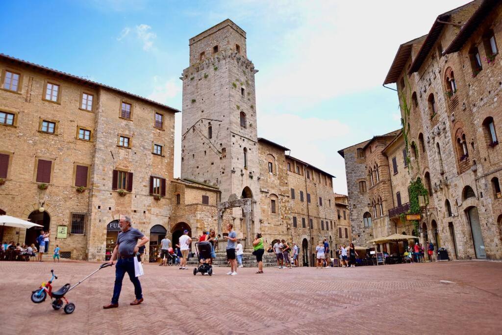 Lovely 2 Bedroom In San Gimignano Historic Center ภายนอก รูปภาพ