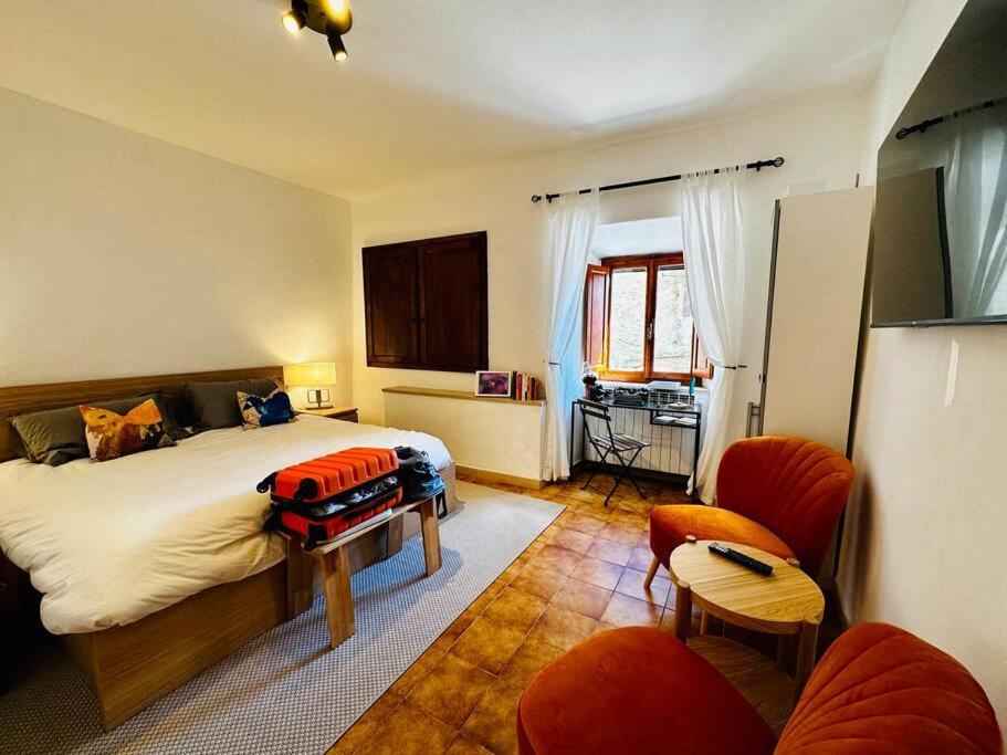 Lovely 2 Bedroom In San Gimignano Historic Center ภายนอก รูปภาพ