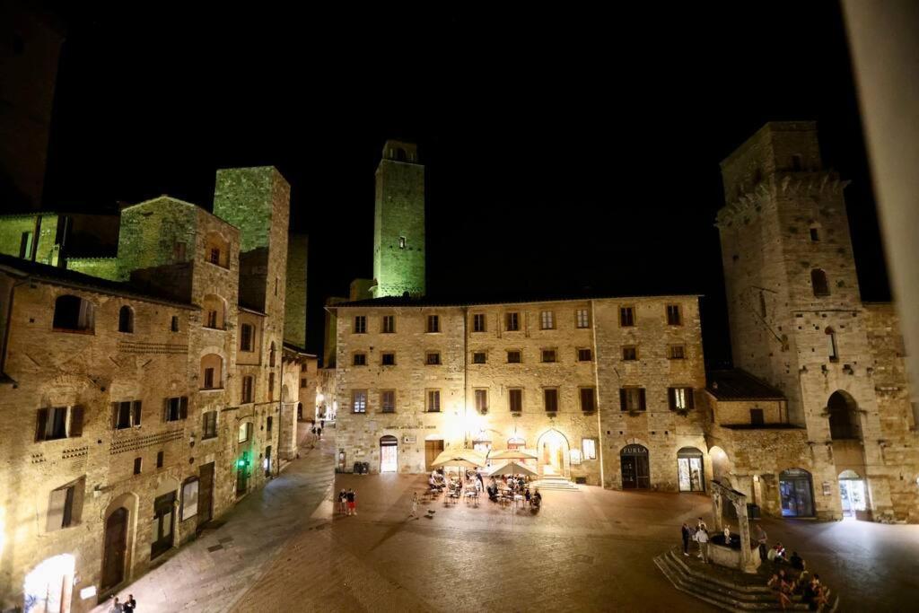 Lovely 2 Bedroom In San Gimignano Historic Center ภายนอก รูปภาพ