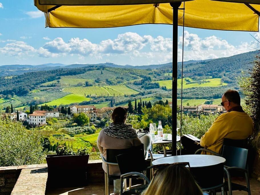 Lovely 2 Bedroom In San Gimignano Historic Center ภายนอก รูปภาพ