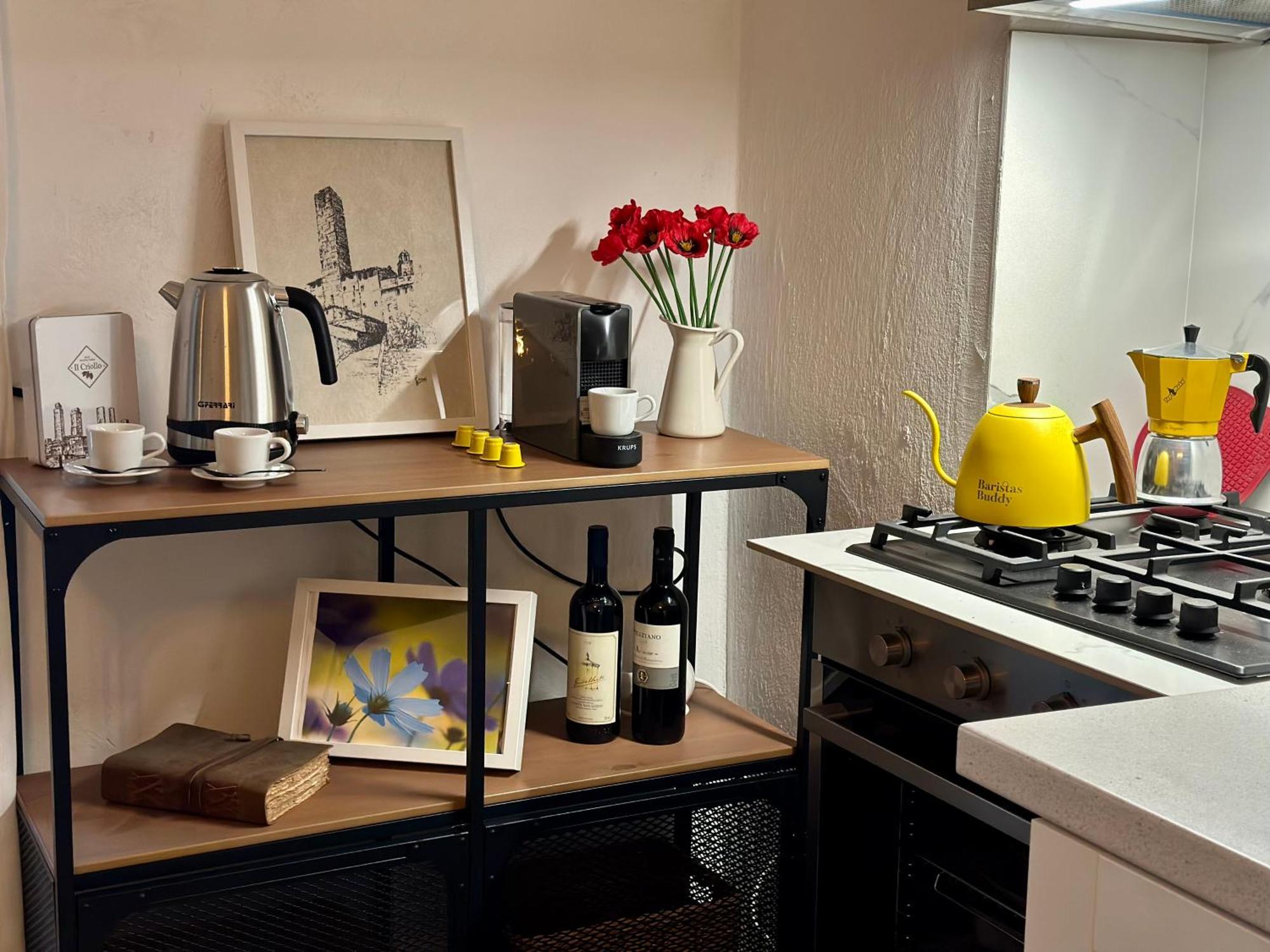 Lovely 2 Bedroom In San Gimignano Historic Center ภายนอก รูปภาพ