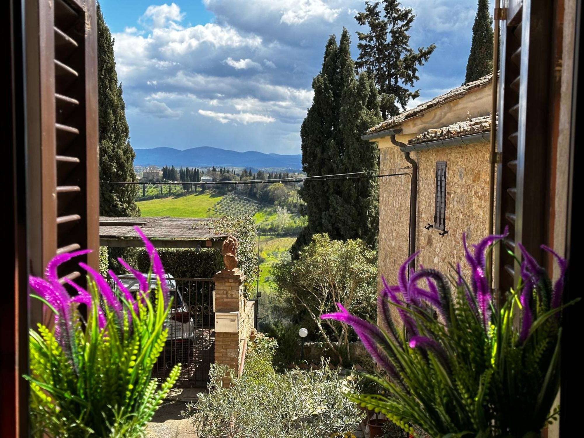 Lovely 2 Bedroom In San Gimignano Historic Center ภายนอก รูปภาพ