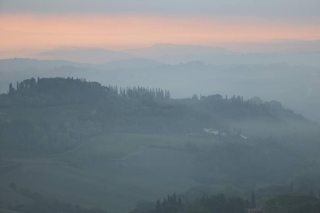 Lovely 2 Bedroom In San Gimignano Historic Center ภายนอก รูปภาพ